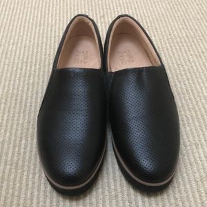 Women’s Black Naturalizer Size 9.5 M Loafers